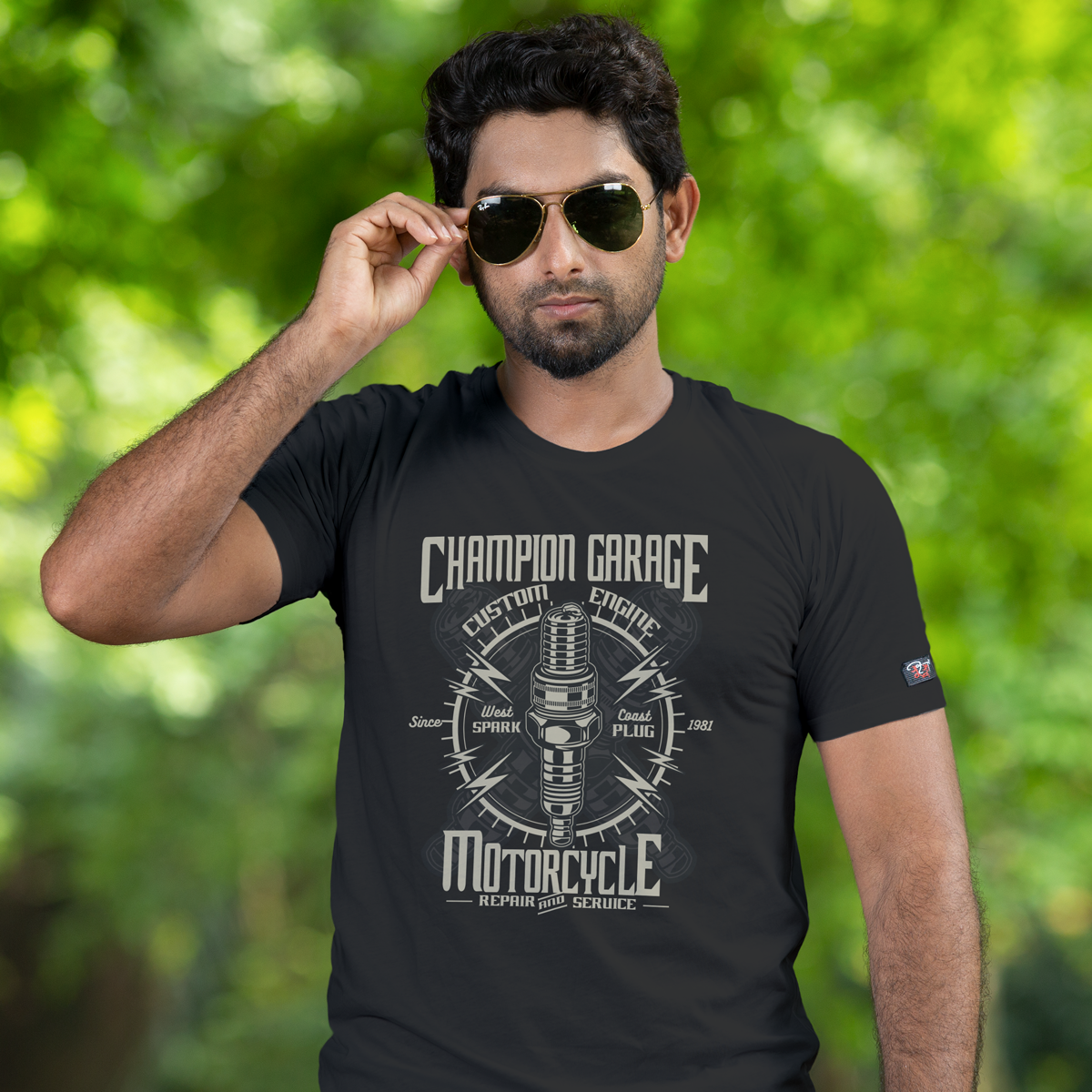 Champion Garage тениска с уникален дизайн