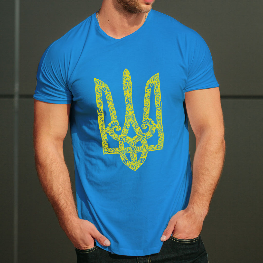 Украински тризъбец тениска с уникален дизайн светло синя с жълт тризъбец с орнаменти